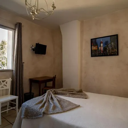 Les Orangers 2* 히에레