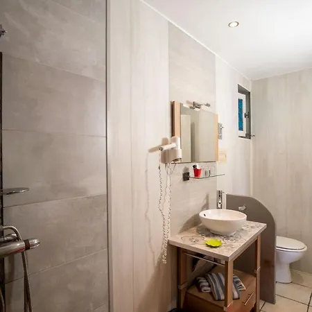 호텔 Les Orangers 2*