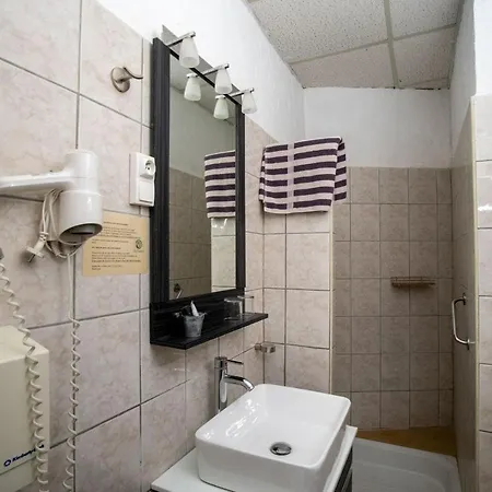 Les Orangers 호텔 2*