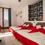 Les Orangers Hotel
