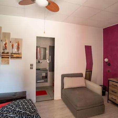 奥兰治酒店 2* 耶尔