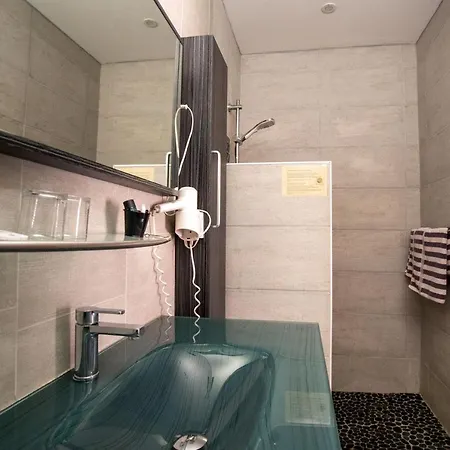 奥兰治酒店 2* 耶尔