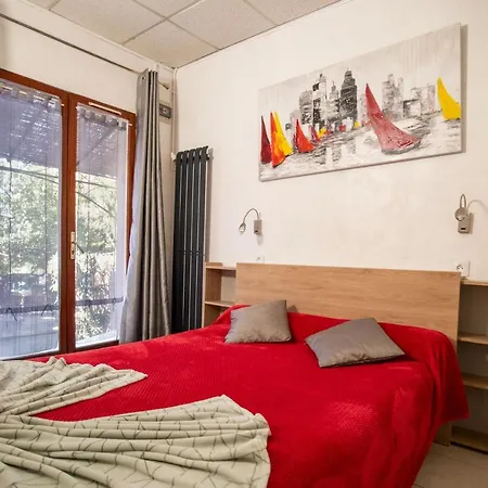 奥兰治酒店 2* 耶尔