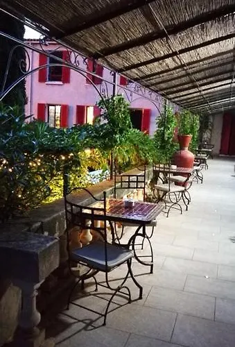 Les Orangers Hotel