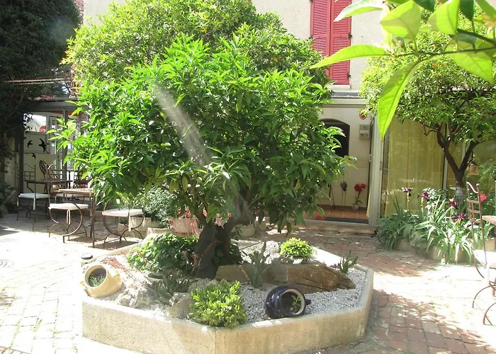 Les Orangers Hotel